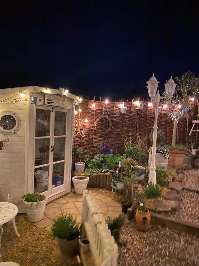 דירות היילה Stargazy Garden מראה חיצוני תמונה